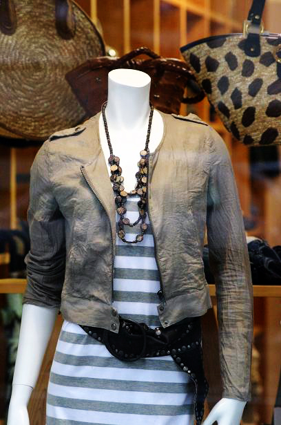 http://www.azaleastyle.com/classy/images/17131724010618.JPG