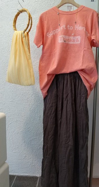 s-夏の表情おちついたスカート.jpg